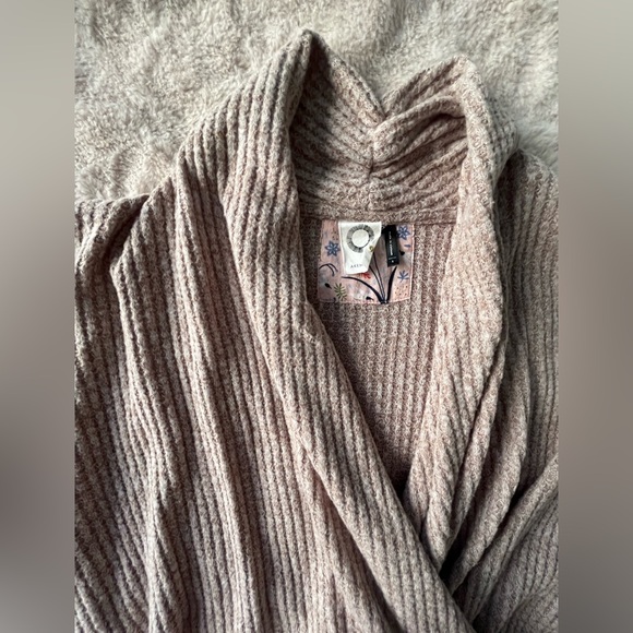 Anthropologie Akemi + Kin Long Sleeve Beige Waffle Knit Wrap Top Size S - Picture 8 of 11